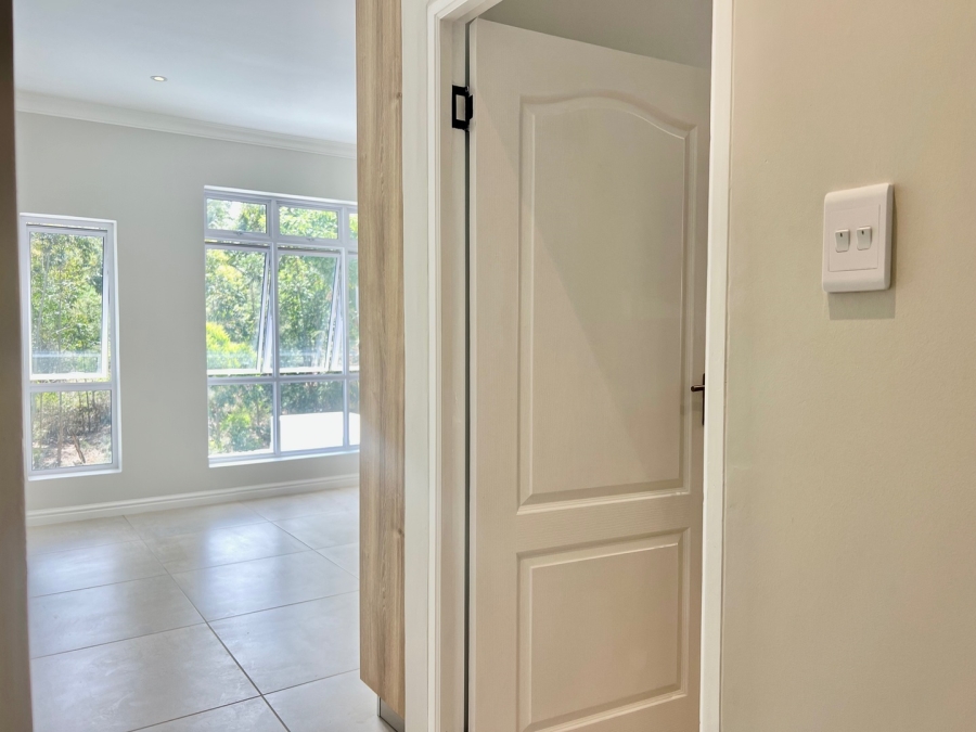 5 Bedroom Property for Sale in Heather Park Western Cape